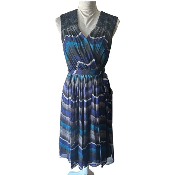 Diane Von Furstenberg Bali Silk Chiffon Wrap Dress Sleeveless A-Line - Size 4 - Picture 4 of 16